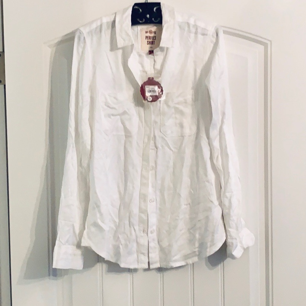 Super soft white chambray NWT